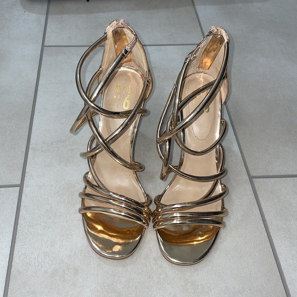 Mix No. 6 heels, size 8 1/2